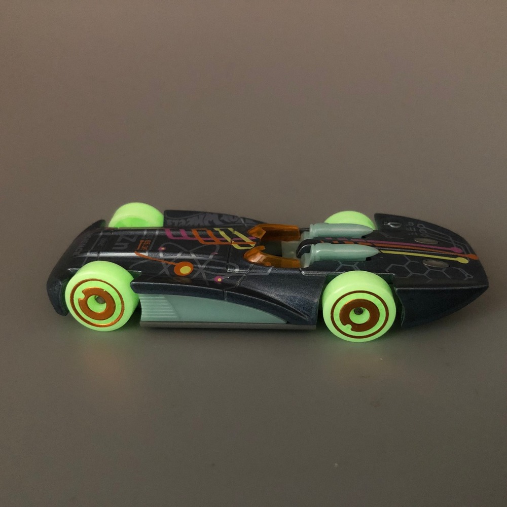 Hot Wheels Chevroletor Blue HW Science Glow Wheels Diecast Car 1/64 Glow in Dark - Picture 12 of 12